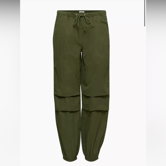 Aritzia Pants & Jumpsuits Aritzia Tna Deploy Parachute Pant Poshmark